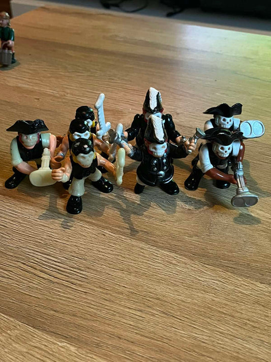 Skeleton Pirates Figurine